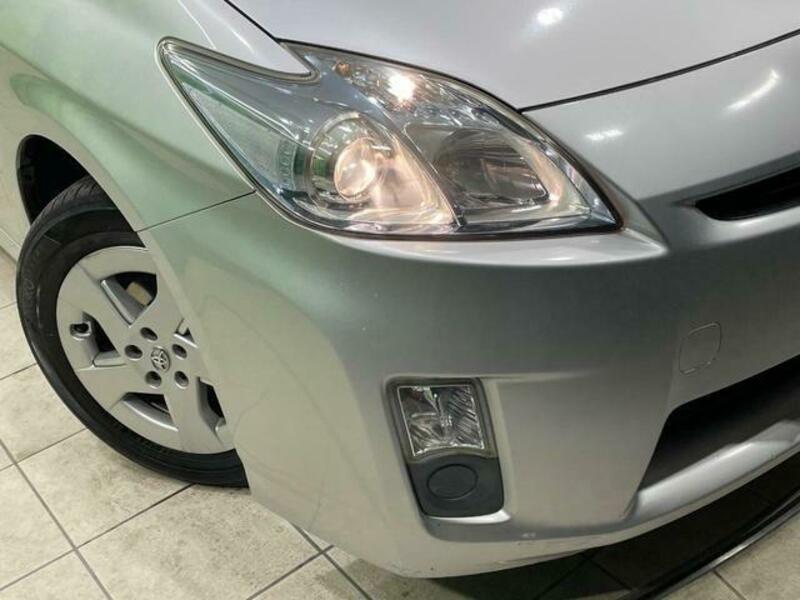 PRIUS-13