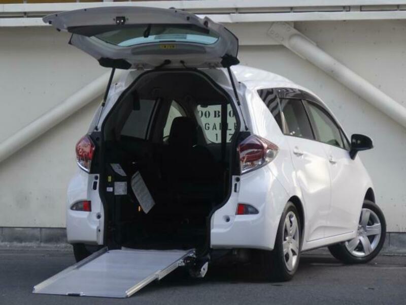 TOYOTA　RACTIS