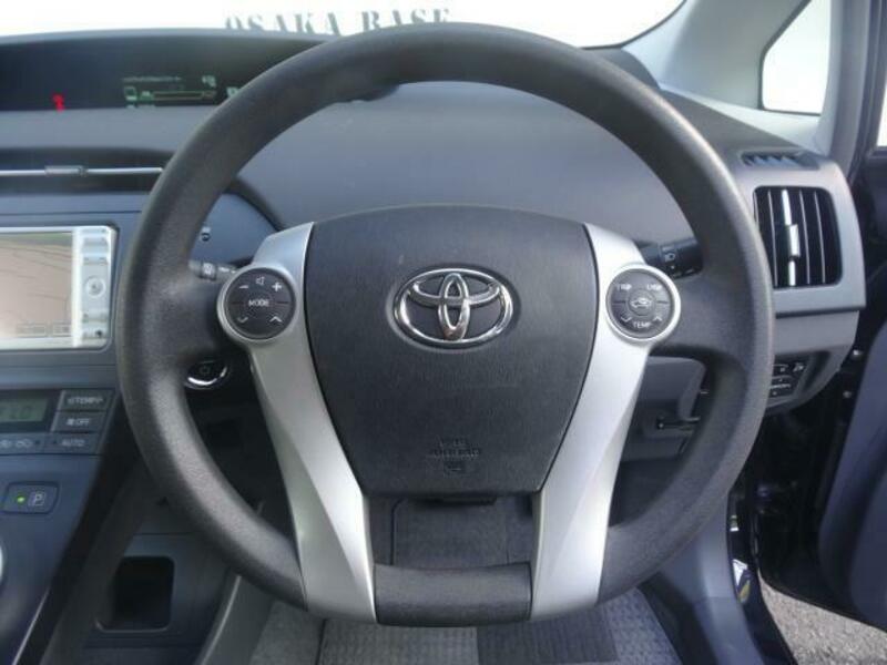 PRIUS-17