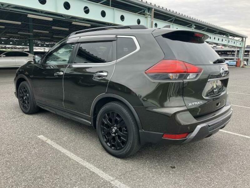 X-TRAIL-1