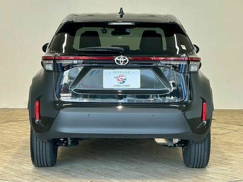 YARIS CROSS-12