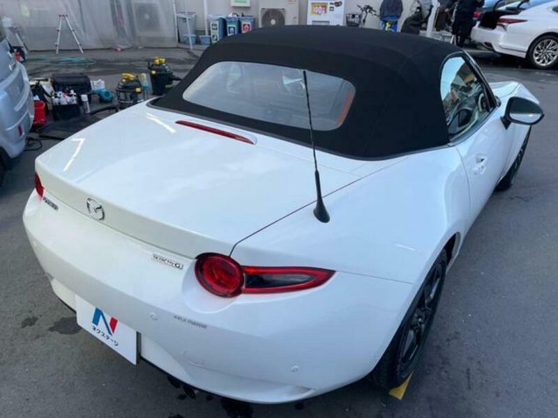 ROADSTER-15
