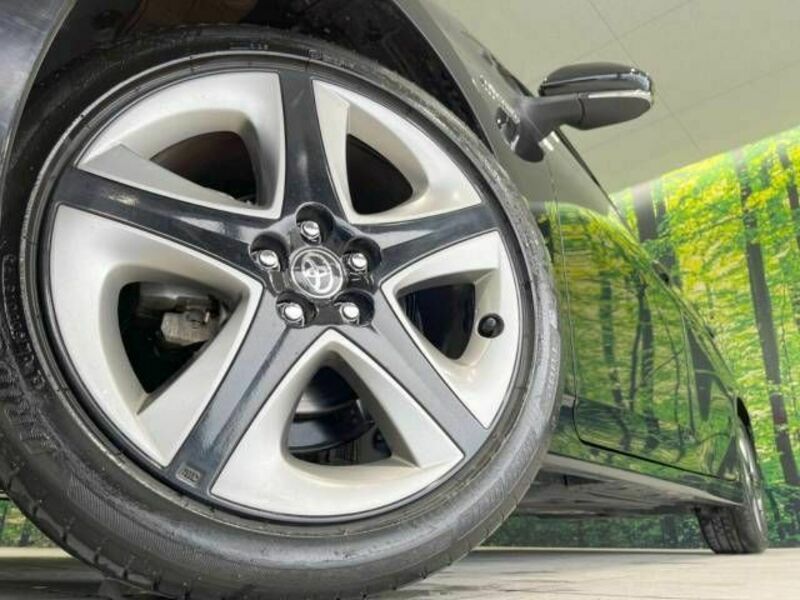 PRIUS-12