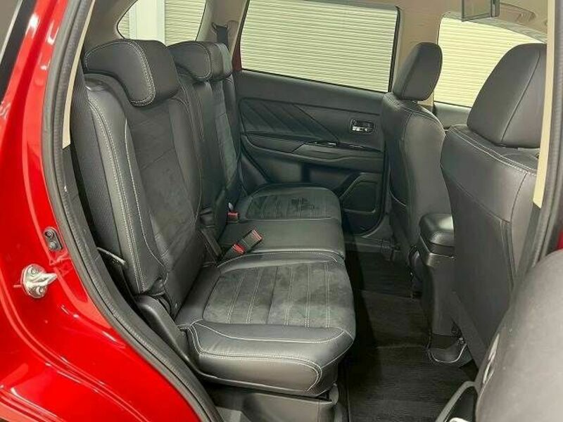 OUTLANDER PHEV