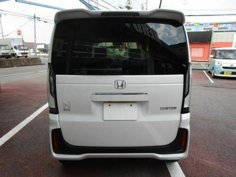 N BOX CUSTOM-3