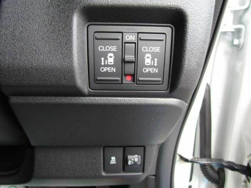 N BOX CUSTOM-13
