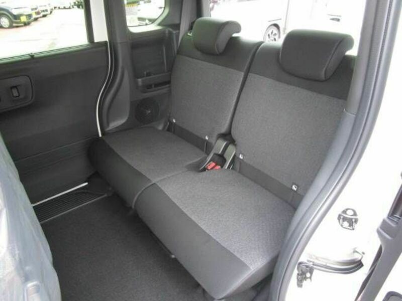 N BOX CUSTOM-17