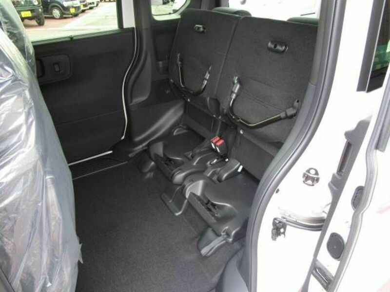 N BOX CUSTOM-18