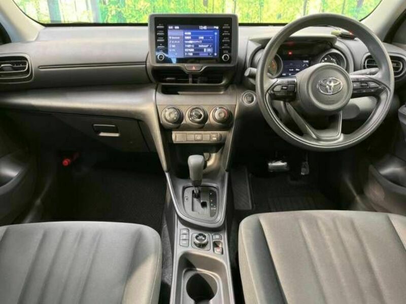 YARIS CROSS-1