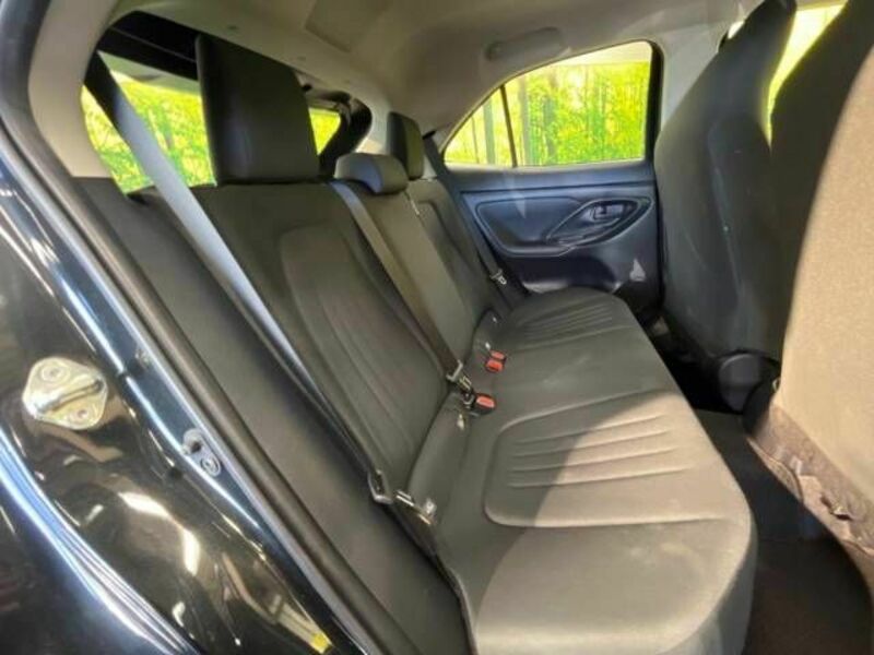 YARIS CROSS-9