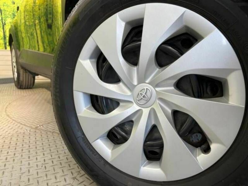 YARIS CROSS-13