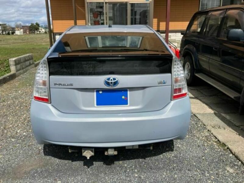PRIUS-9