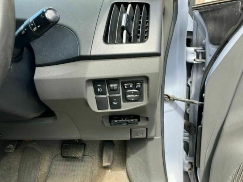 PRIUS-17