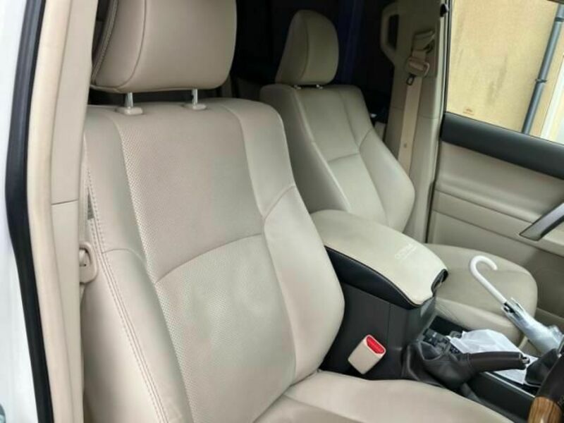 LAND CRUISER PRADO-10