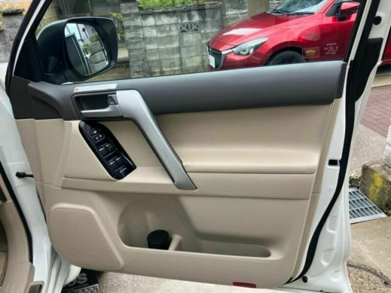 LAND CRUISER PRADO-11
