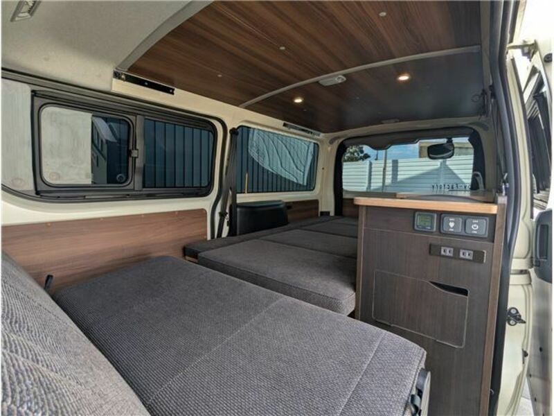 HIACE VAN-13