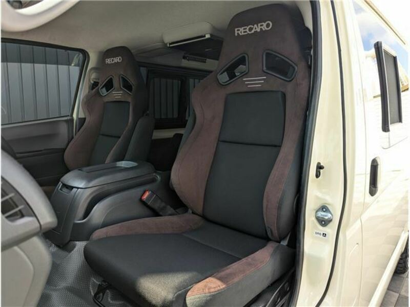 HIACE VAN-37