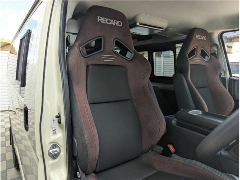 HIACE VAN-38