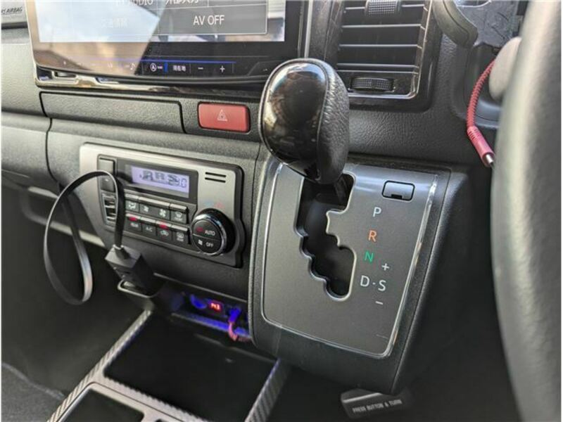 HIACE VAN-33