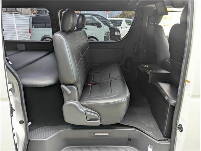 HIACE VAN-37