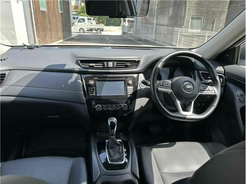 X-TRAIL-9