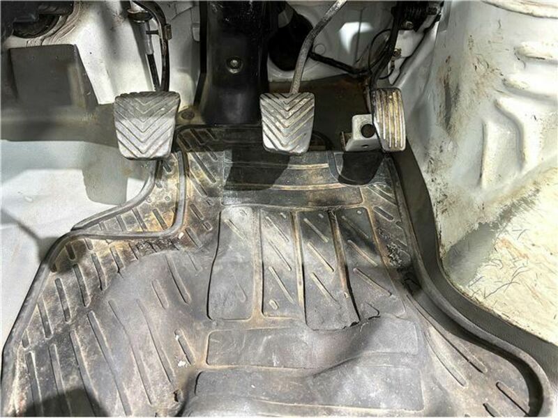 MINICAB TRUCK