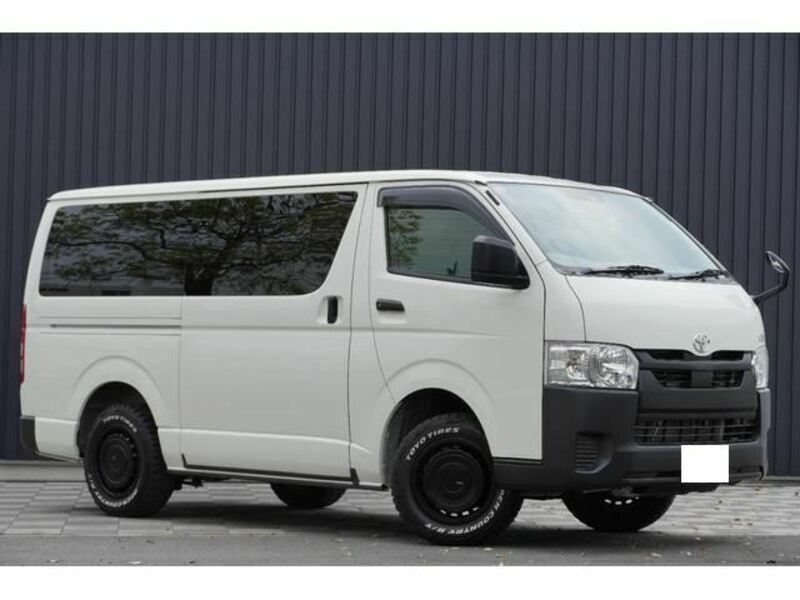 TOYOTA　HIACE VAN