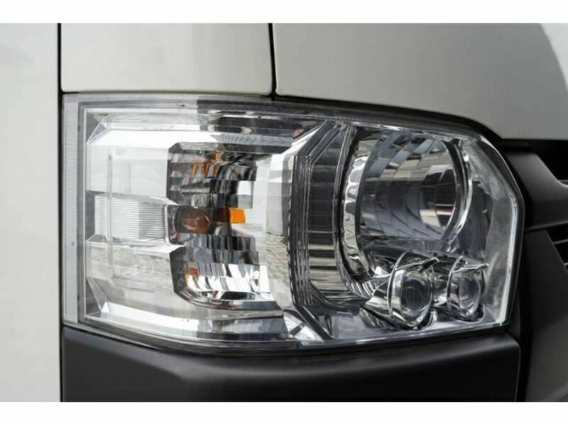HIACE VAN-11