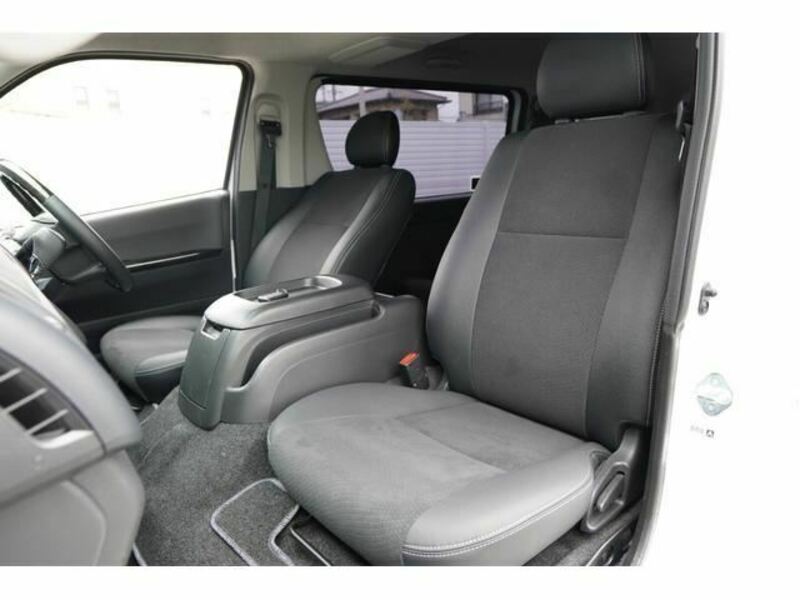 HIACE VAN-23
