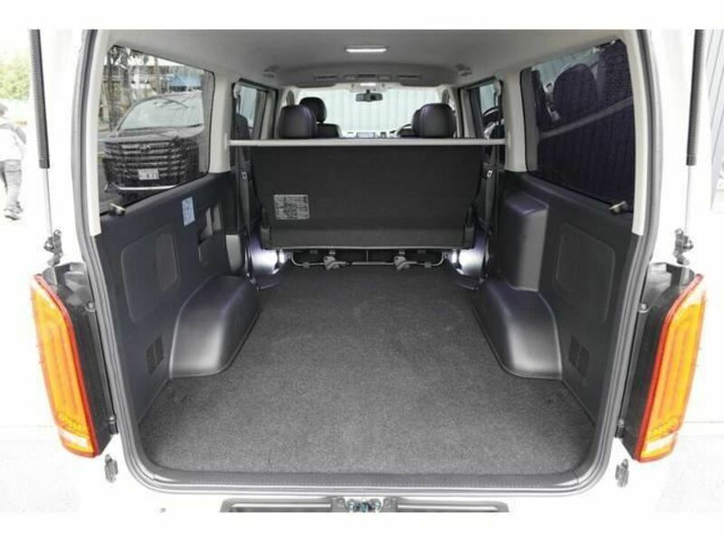 HIACE VAN-27