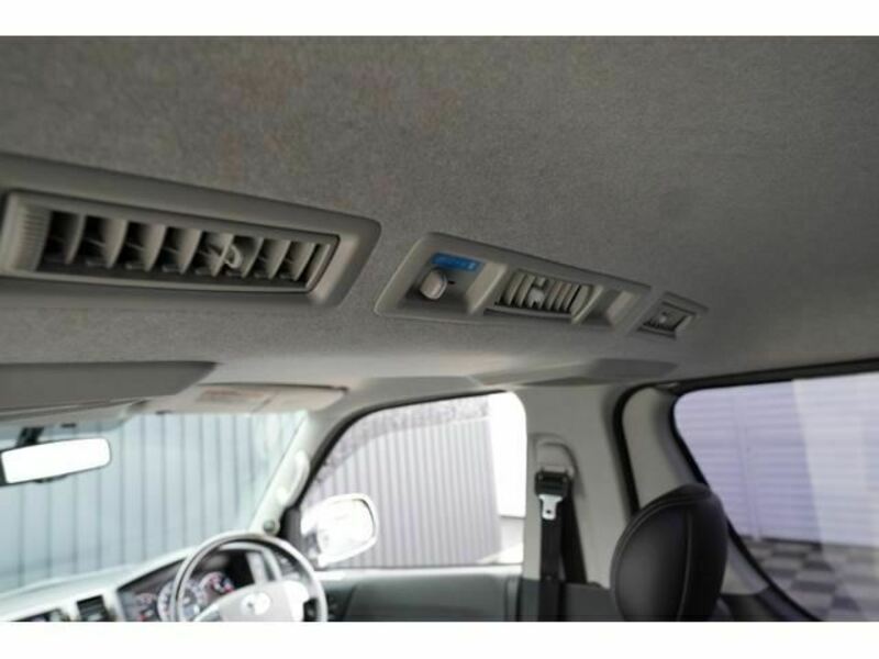 HIACE VAN-33