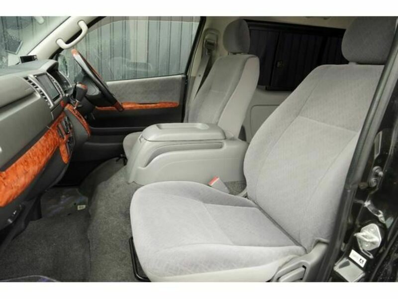 HIACE VAN-11