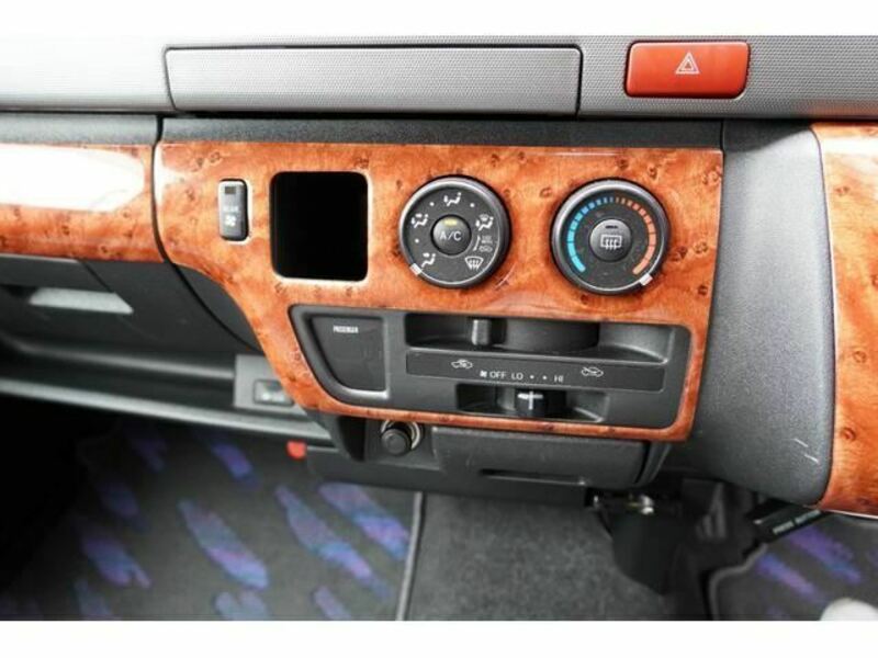 HIACE VAN-23