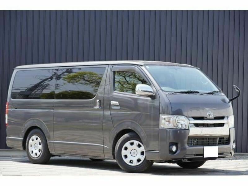 TOYOTA　HIACE VAN