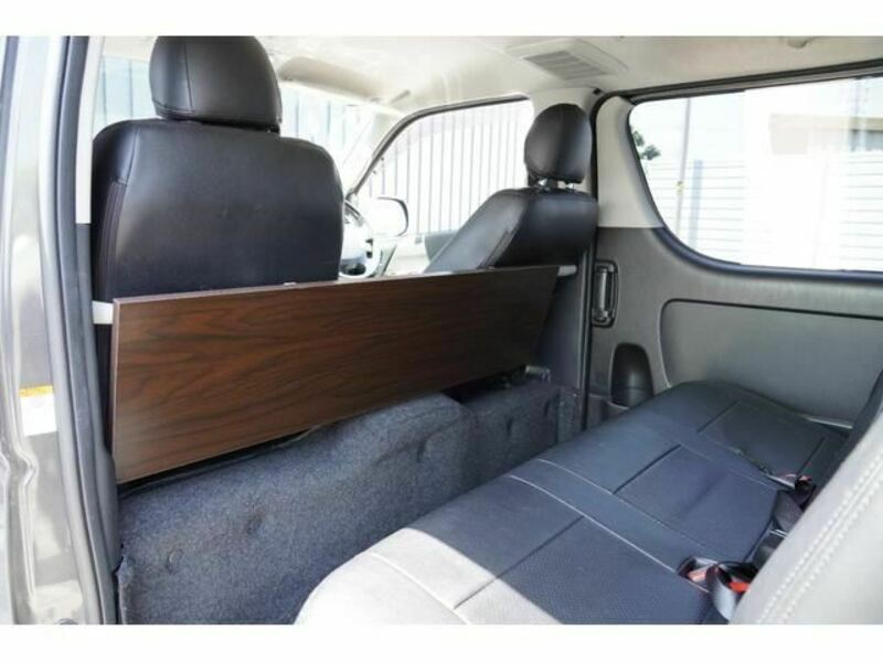 HIACE VAN-28