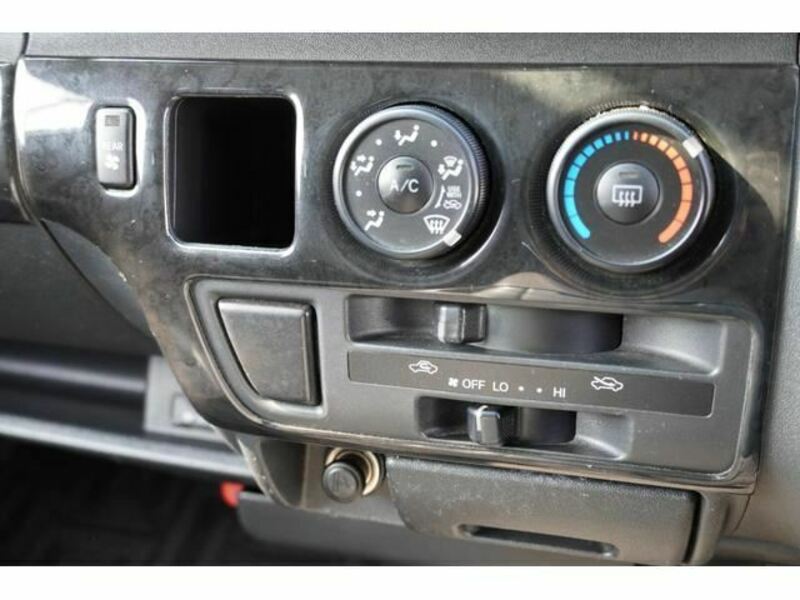 HIACE VAN-42