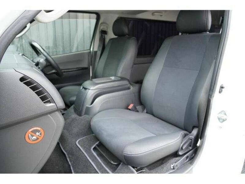 HIACE VAN-28