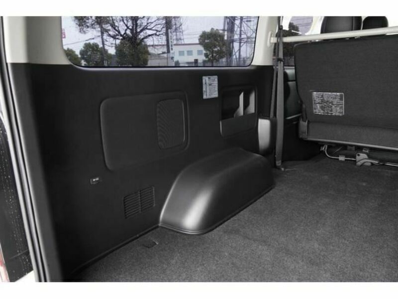 HIACE VAN-33