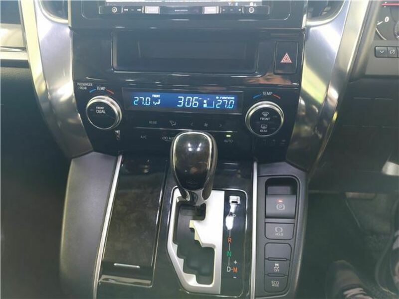 VELLFIRE-26