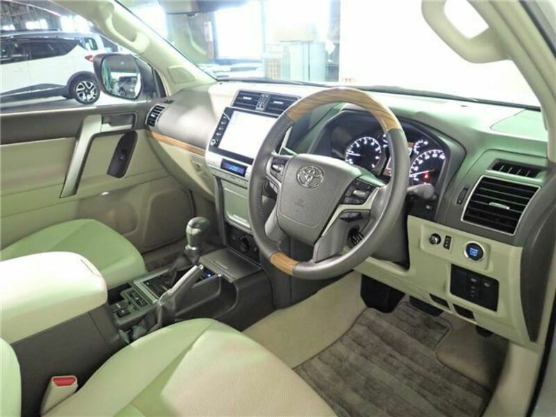 LAND CRUISER PRADO-9