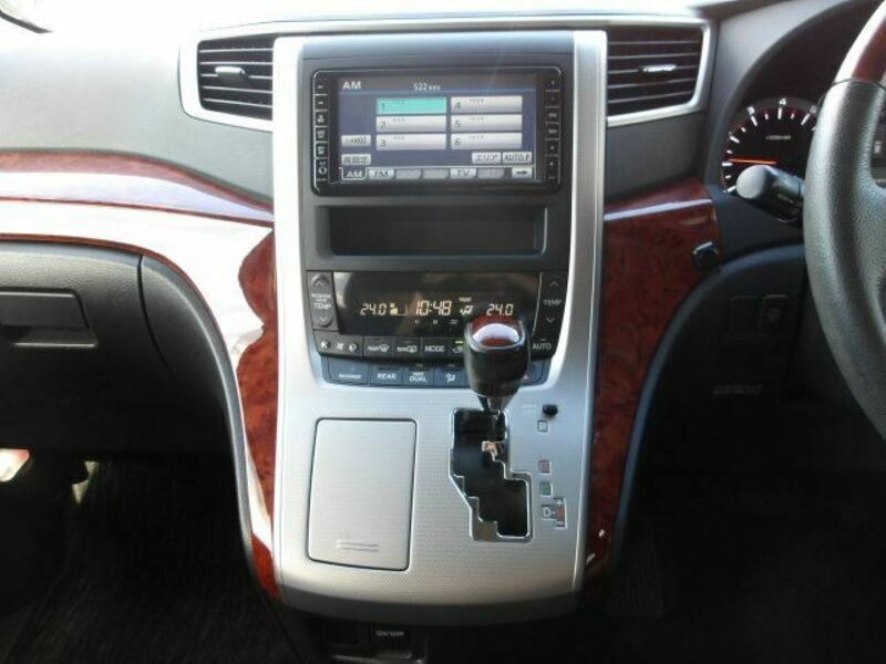 VELLFIRE-13