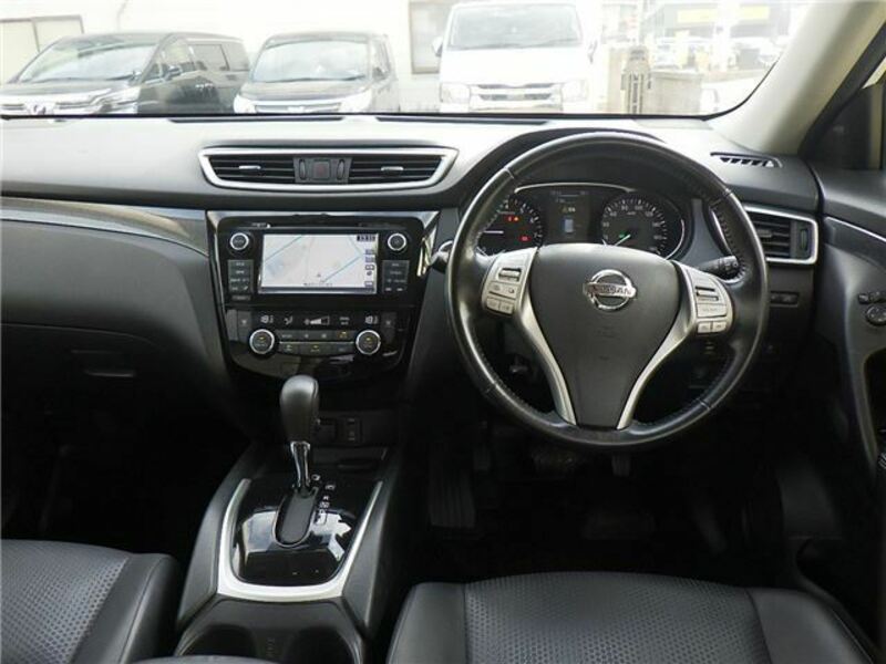 X-TRAIL