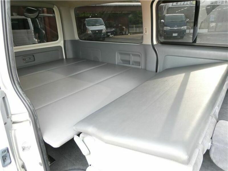 HIACE-12