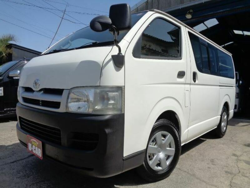 TOYOTA HIACE VAN