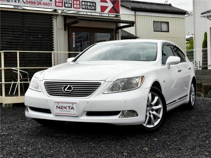 LEXUS　LS