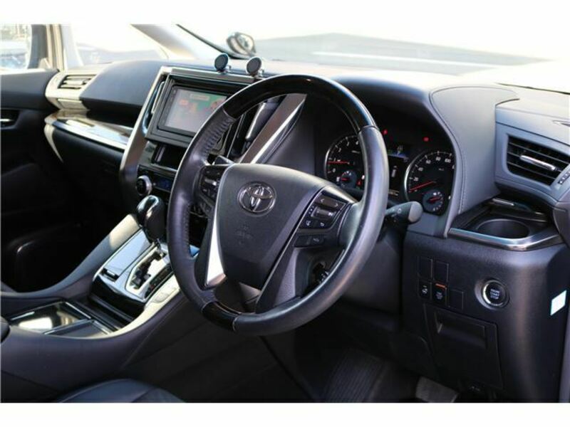 VELLFIRE-8