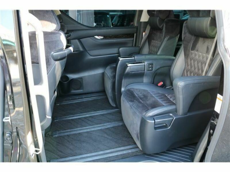 VELLFIRE-10