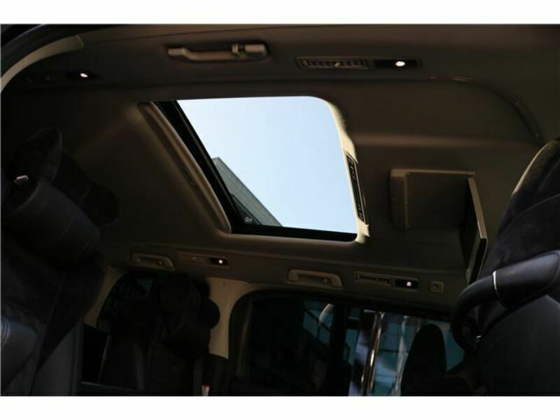 VELLFIRE-12