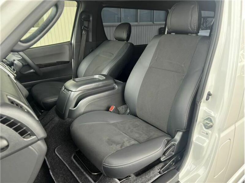 HIACE VAN-23