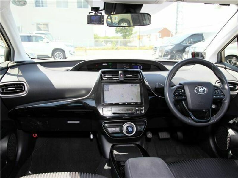 PRIUS PHV